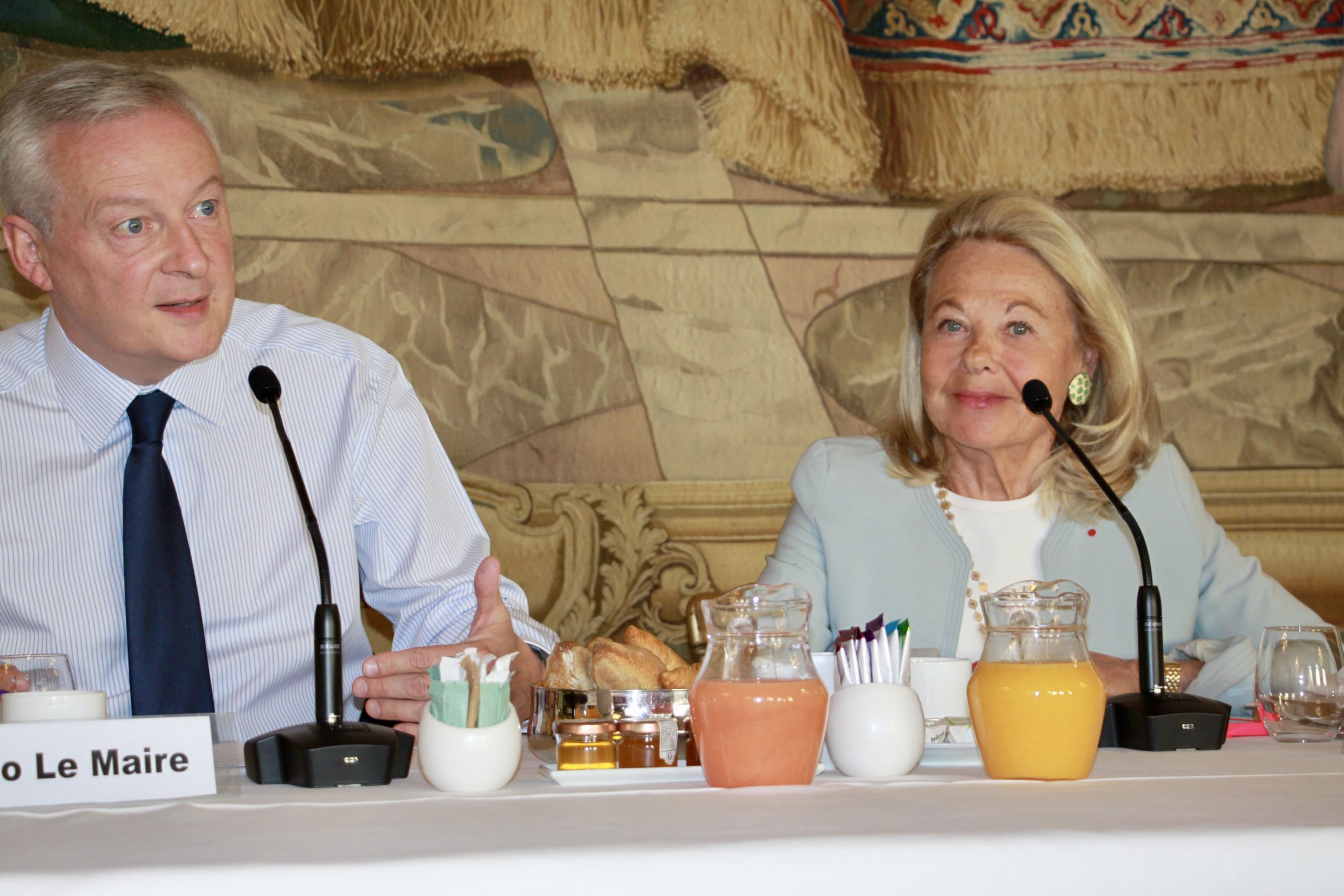 photo petit-déjeuner débat ETHIC avec Bruno Le Maire et Sophie de Menthon